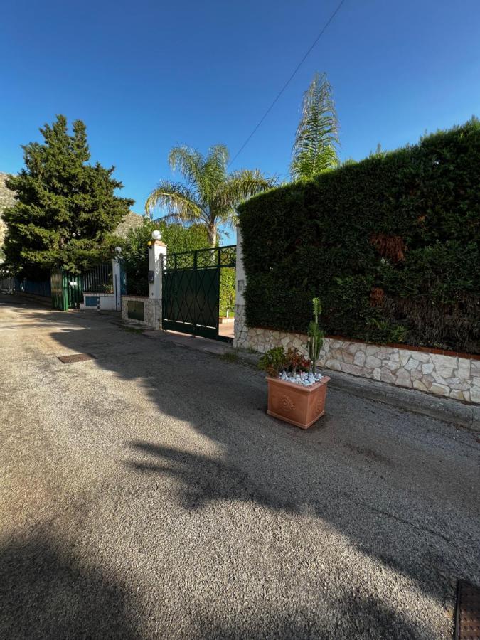 Villa Fugari Mondello Palermo Eksteriør billede