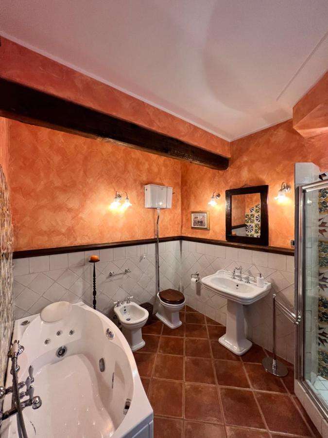 Villa Fugari Mondello Palermo Eksteriør billede