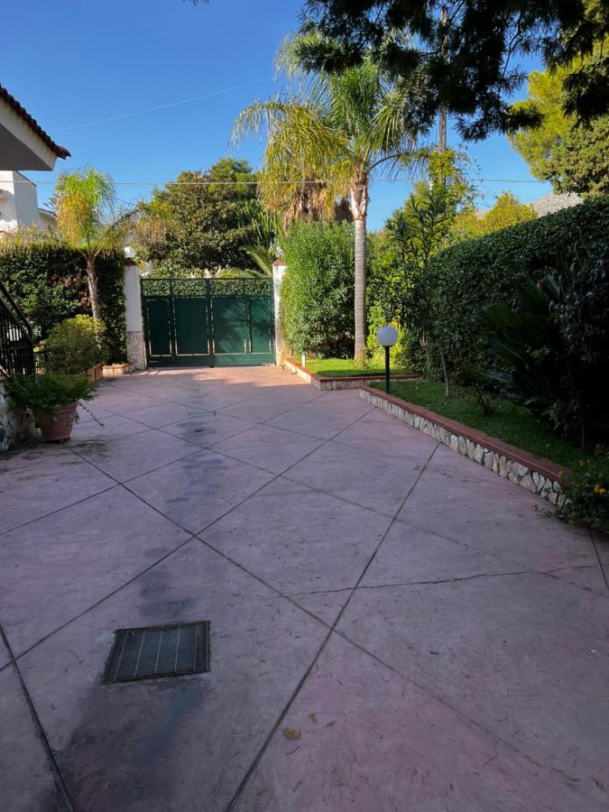 Villa Fugari Mondello Palermo Eksteriør billede